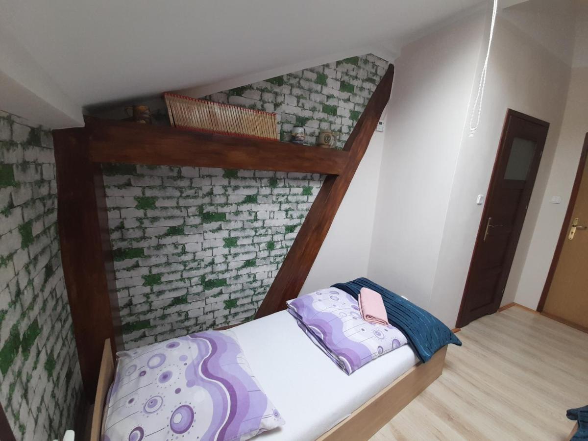 Twin Room Bathroom