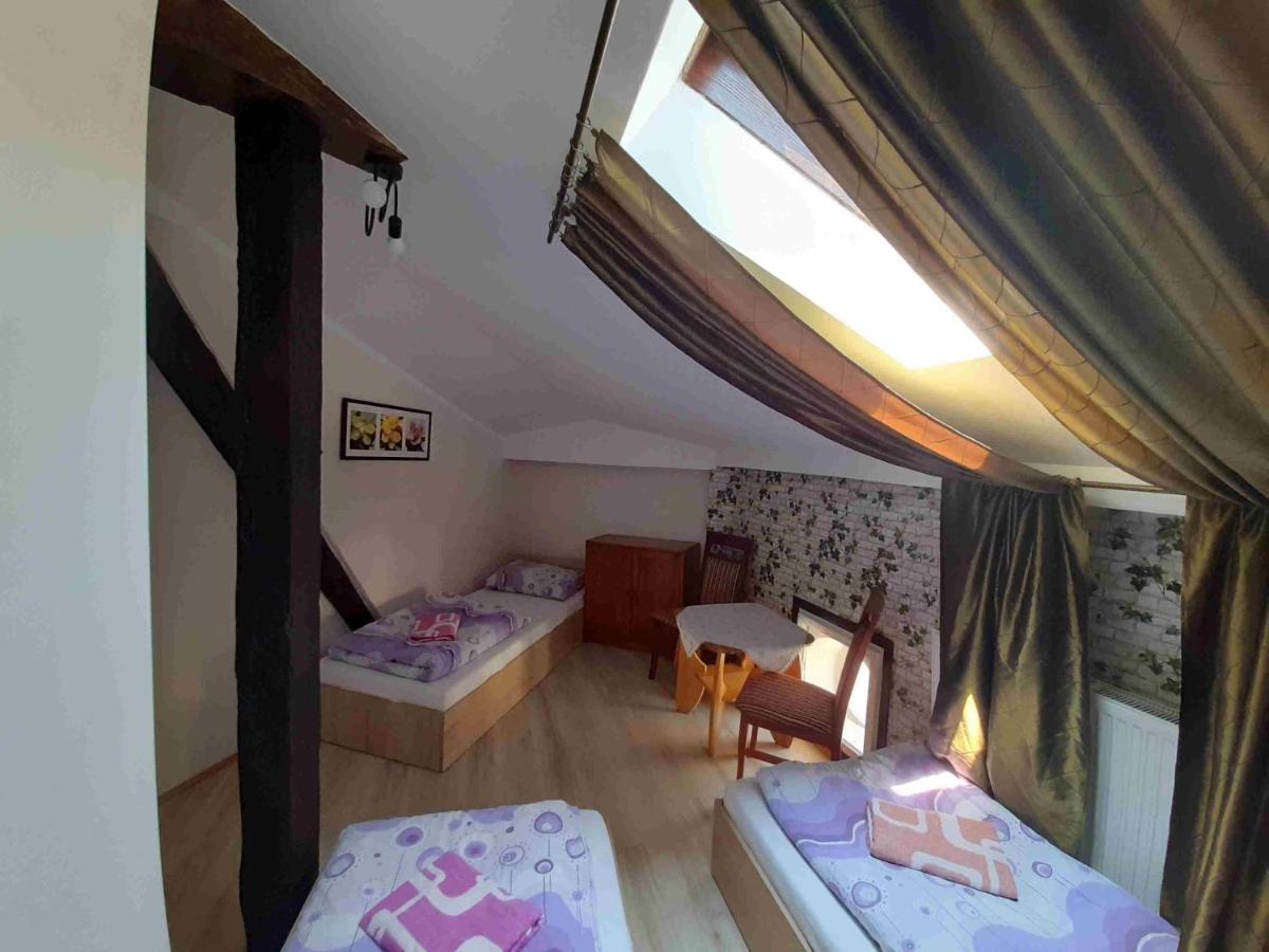 5-Bed Room Private Bathroom