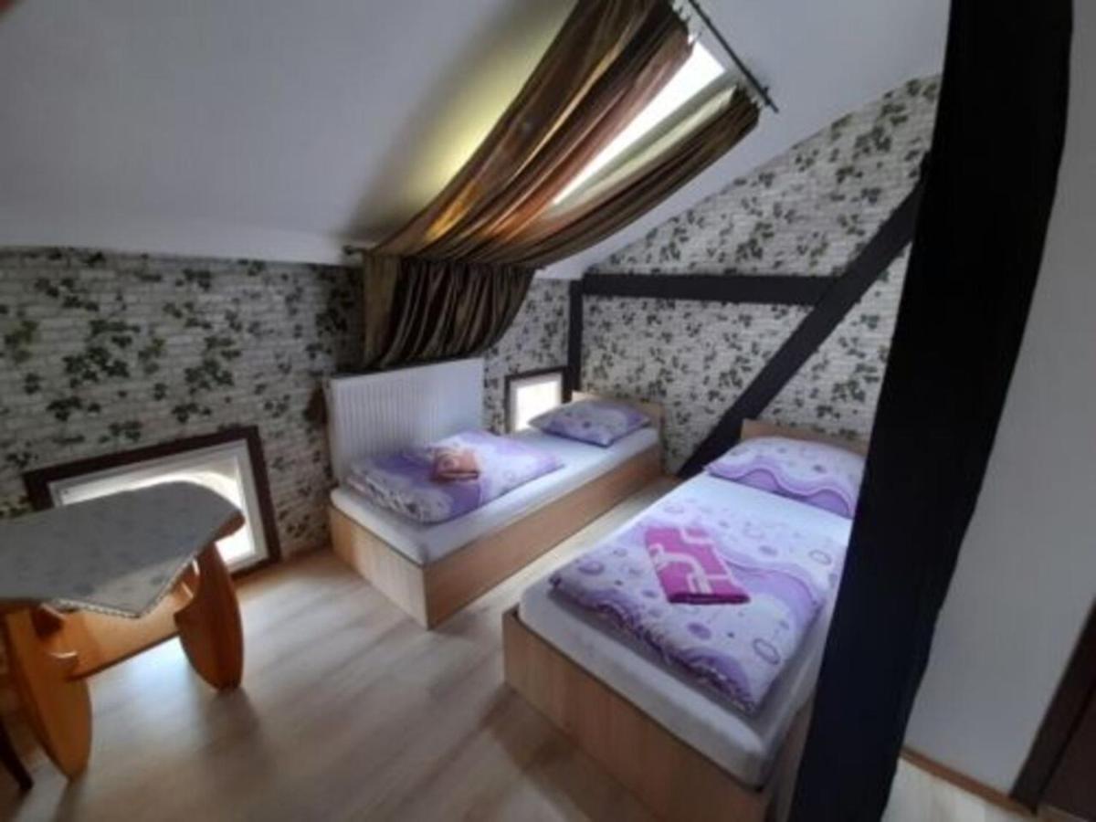 5-Bed Room Private Bathroom